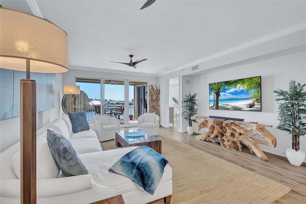 5100 JESSIE HARBOR DRIVE 304 photo 8