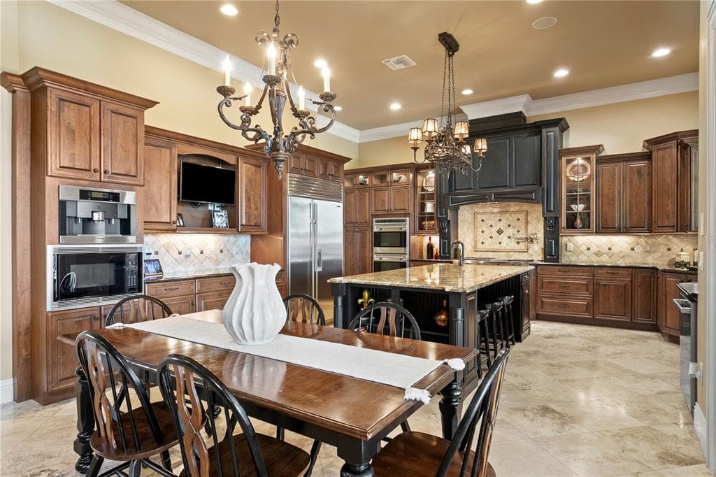 9205 POST ROAD photo 17