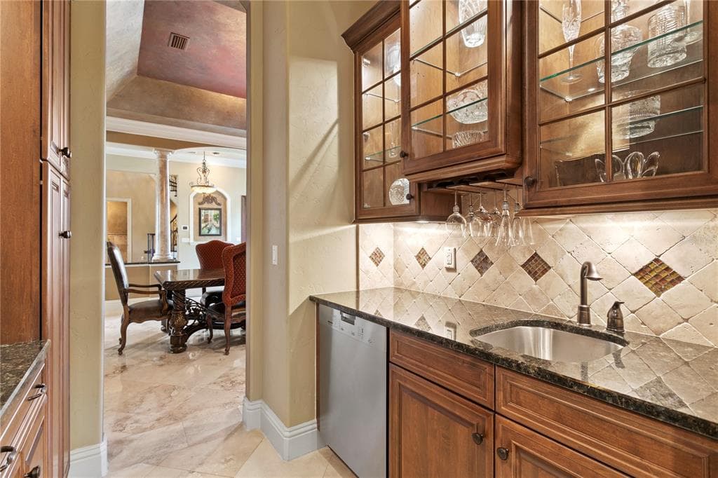 9205 POST ROAD photo 25