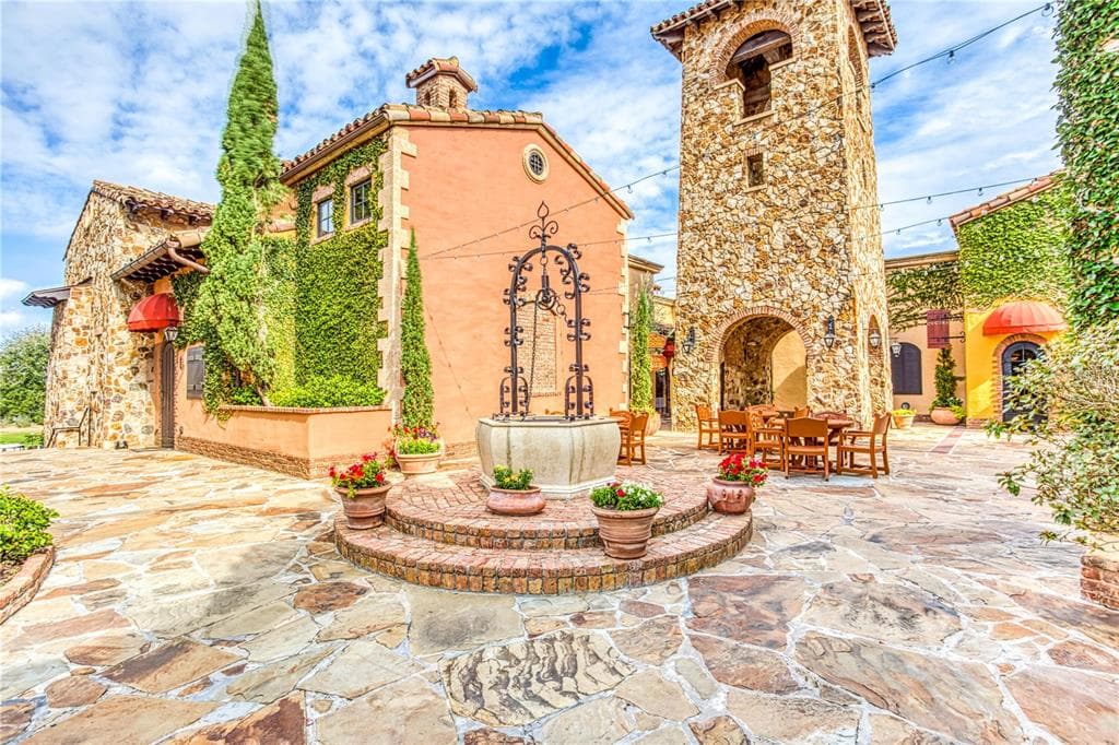 15353 PENDIO DRIVE 4