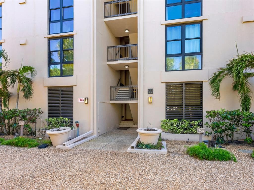 22 SANDY COVE ROAD APT 203 photo 3