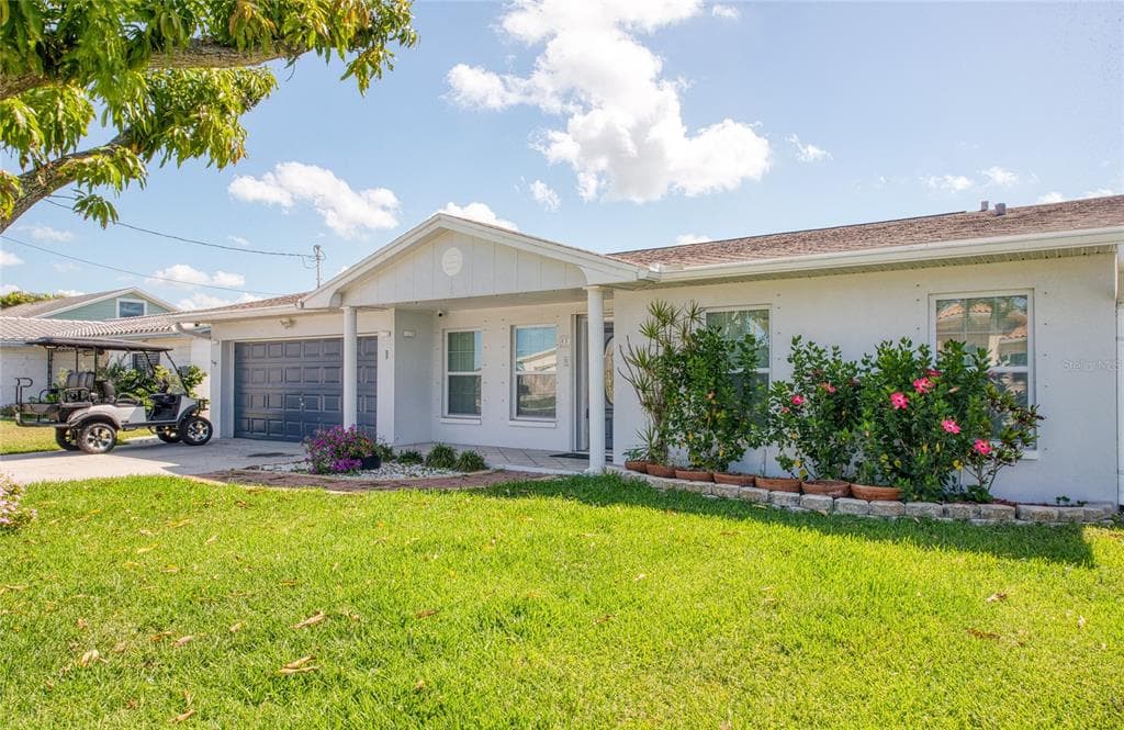 551 CRYSTAL DRIVE photo 4