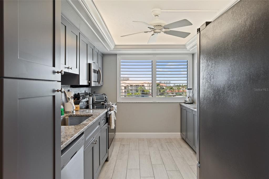 6266 MIDNIGHT PASS ROAD 404 photo 21
