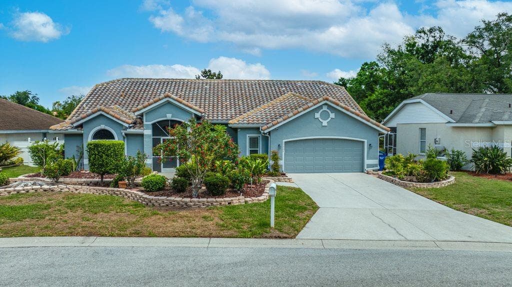5321 GARDENS DR photo 1