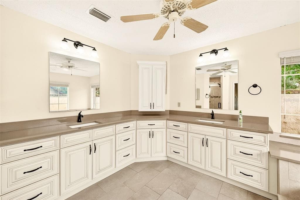 6517 THOROUGHBRED LOOP photo 10