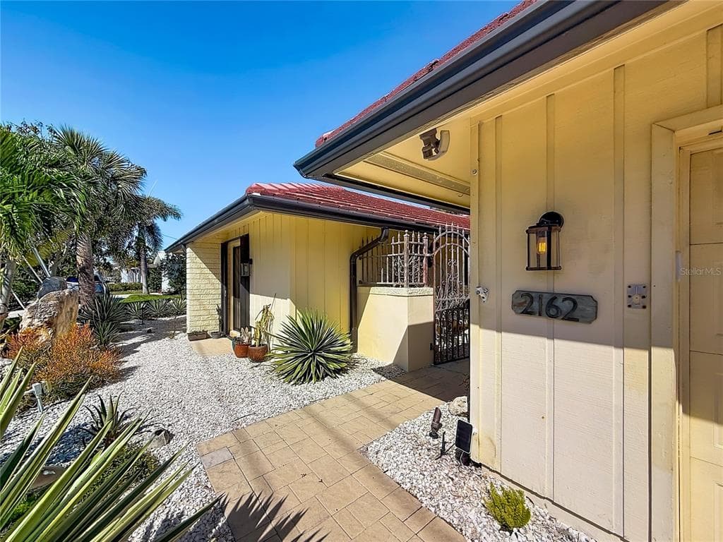 2162 W VINA DEL MAR BOULEVARD photo 8