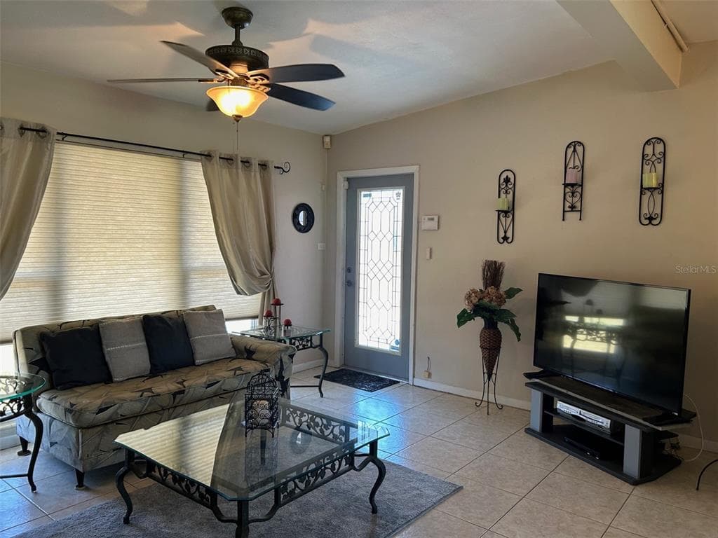123 POINSETTIA CIRCLE NE photo 8