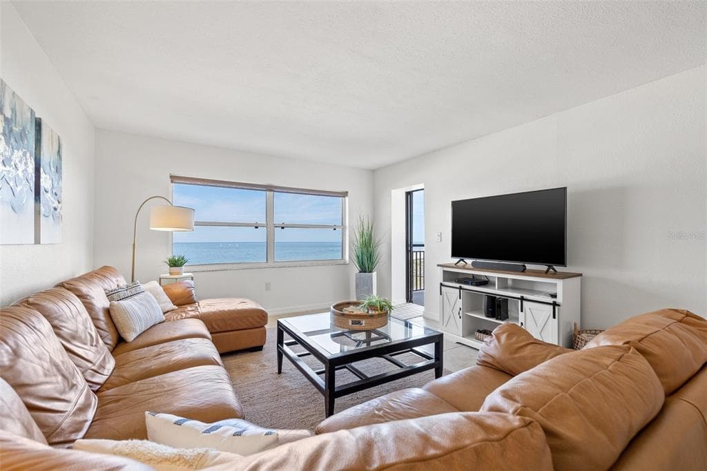 1270 GULF BOULEVARD 1007 photo 3