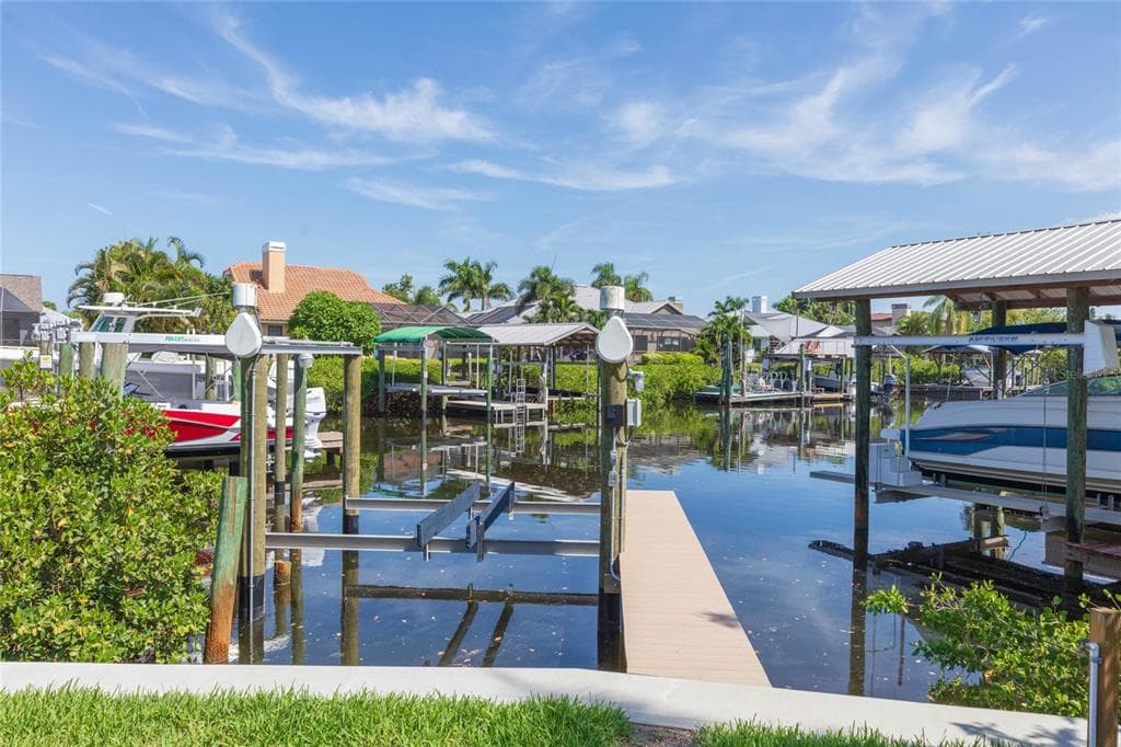 6602 SEABIRD WAY photo 2