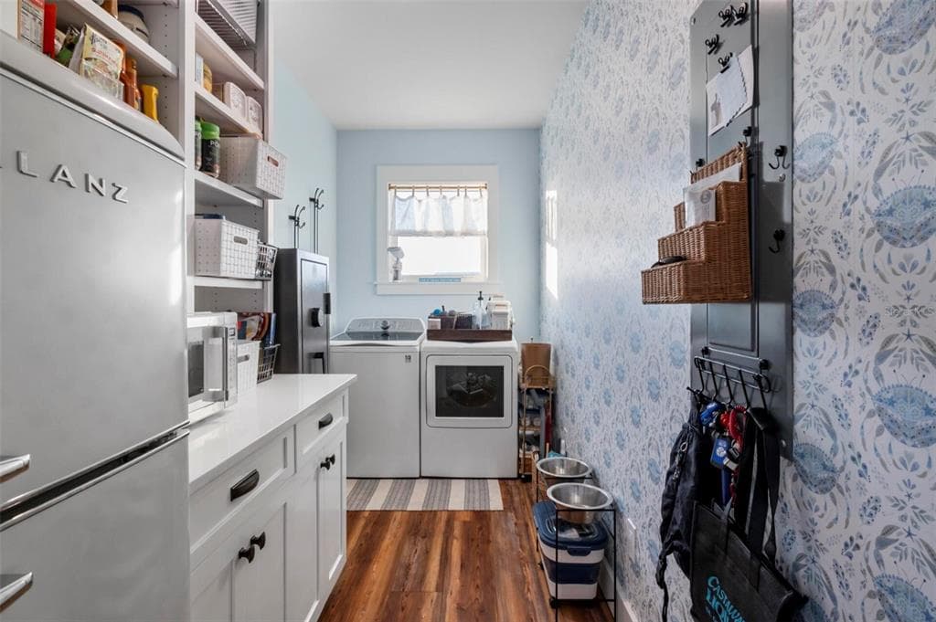 331 LAND STREET photo 14