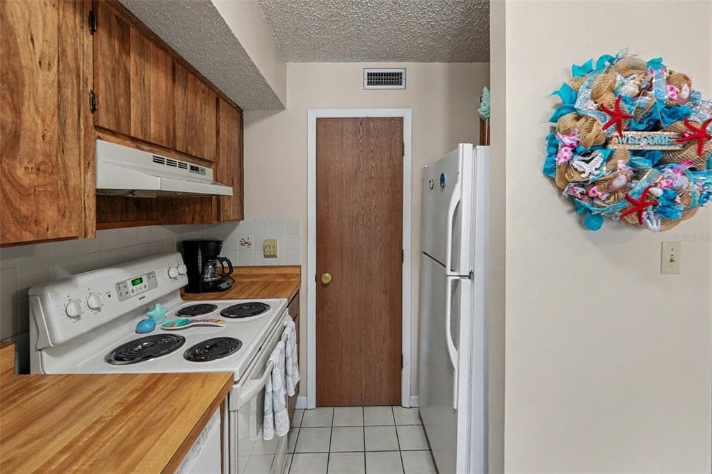 6400 46TH AVENUE N 214 photo 12