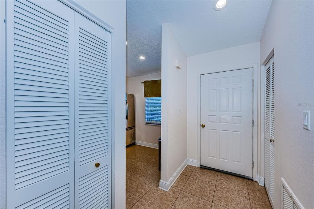 1022 BOWSPRIT LANE 1022 photo 4