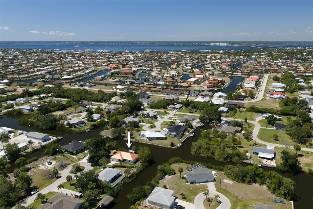 3000 BANYAN WAY photo 3