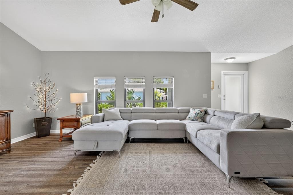3000 BANYAN WAY photo 8