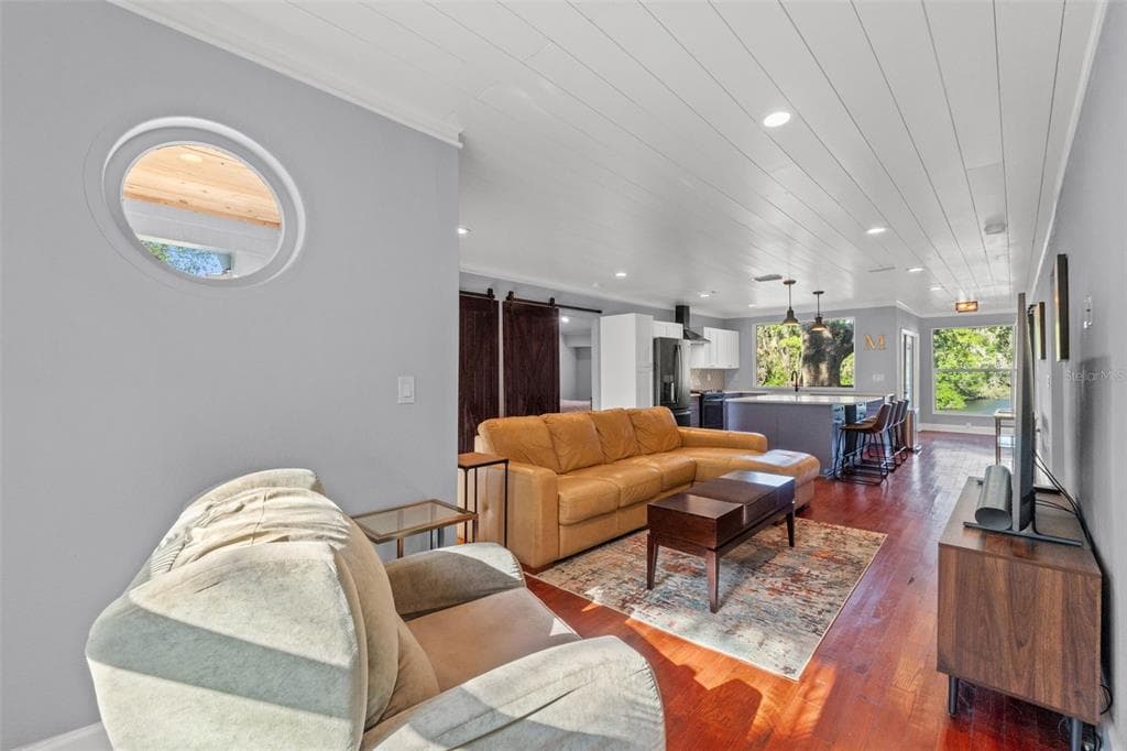 1502 E PARK CIRCLE photo 13