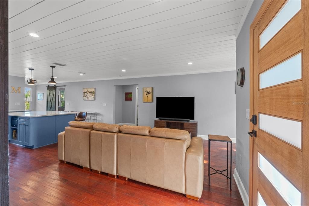 1502 E PARK CIRCLE photo 9