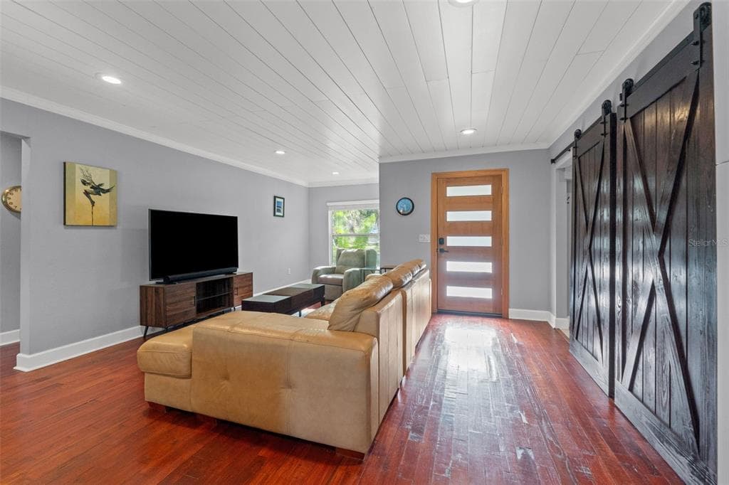 1502 E PARK CIRCLE photo 11