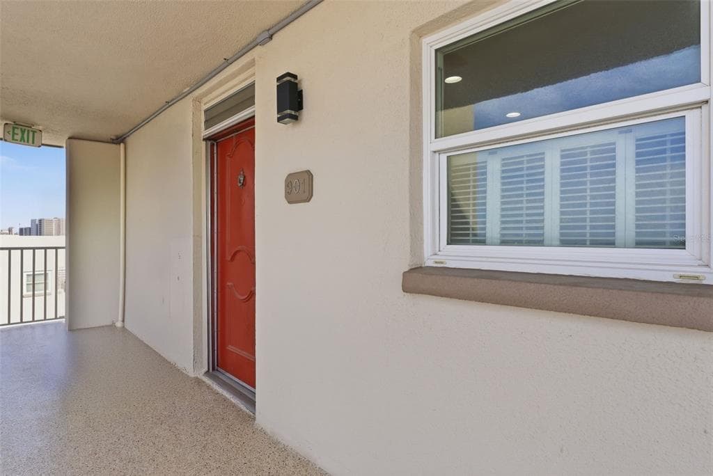 5980 SHORE BOULEVARD S 901 photo 2