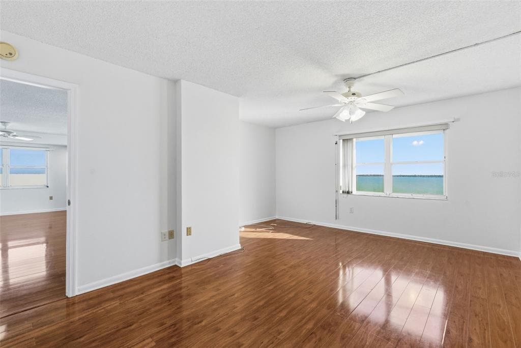 5980 SHORE BOULEVARD S 901 photo 18