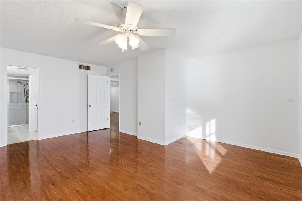5980 SHORE BOULEVARD S 901 photo 19