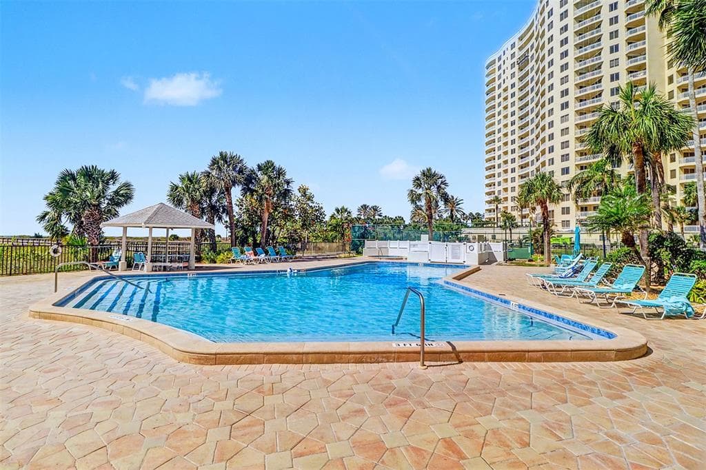 1230 GULF BOULEVARD 404 photo 3