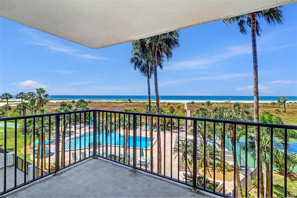 1230 GULF BOULEVARD 404 photo 4
