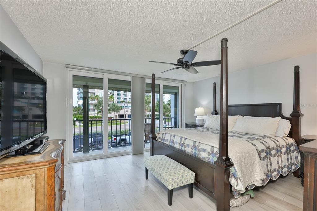 1581 GULF BOULEVARD 103N photo 18