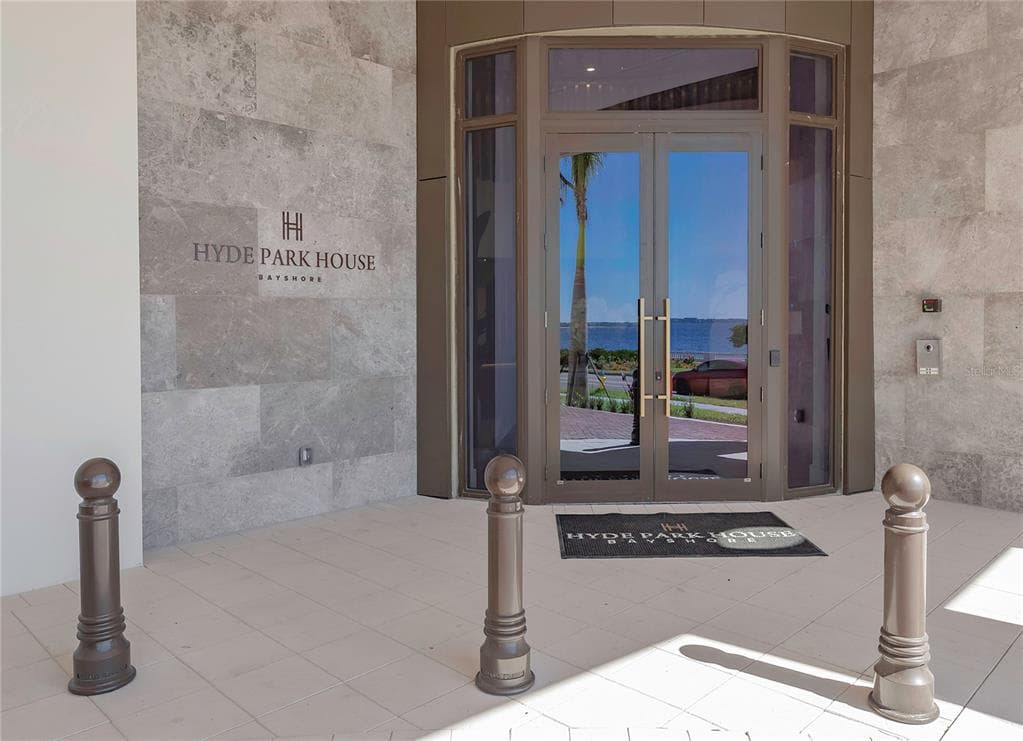 2103 BAYSHORE BOULEVARD 703 photo 1