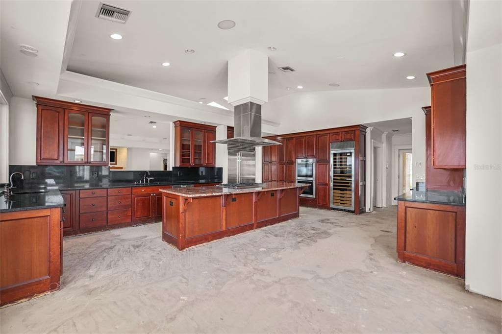 1721 GULF ROAD photo 12