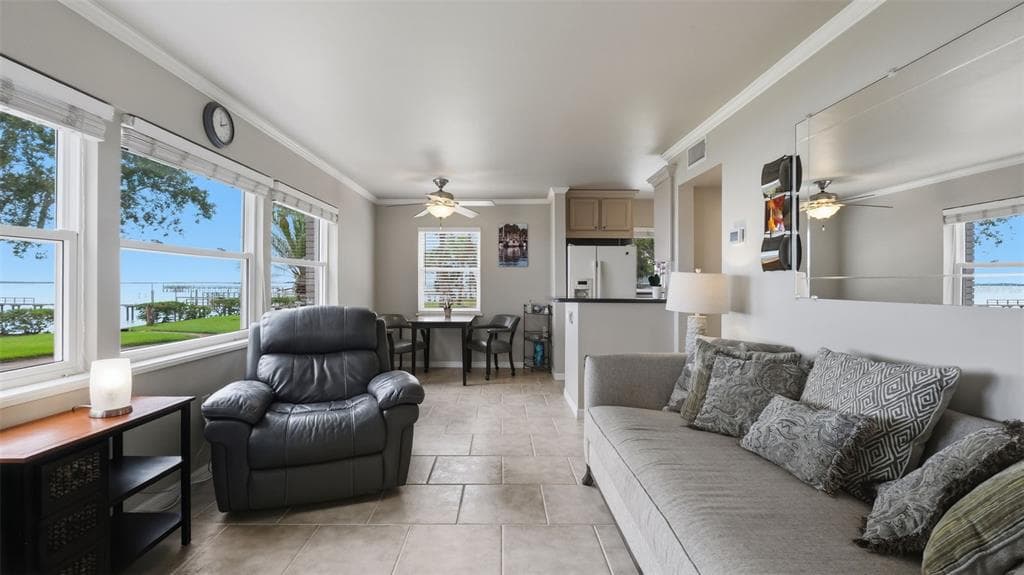 1101 VICTORIA DRIVE 1 photo 6