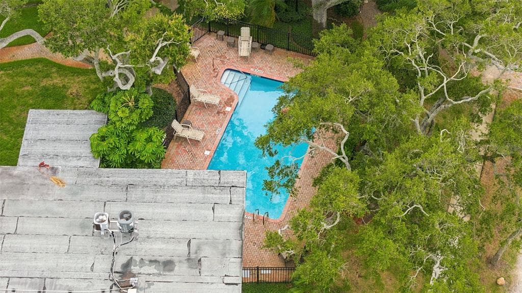 1101 VICTORIA DRIVE 1 photo 21