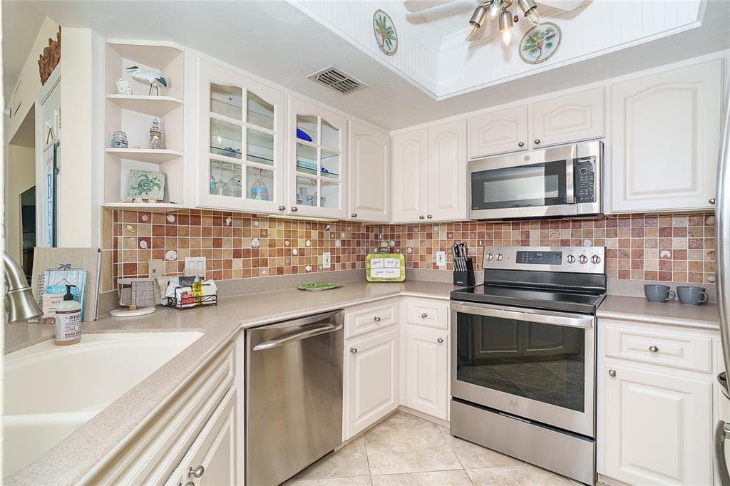 7438 PALM ISLAND DRIVE 3712 photo 8