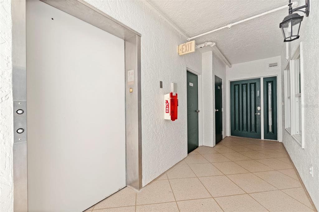 1586 GULF BOULEVARD 2501 photo 8
