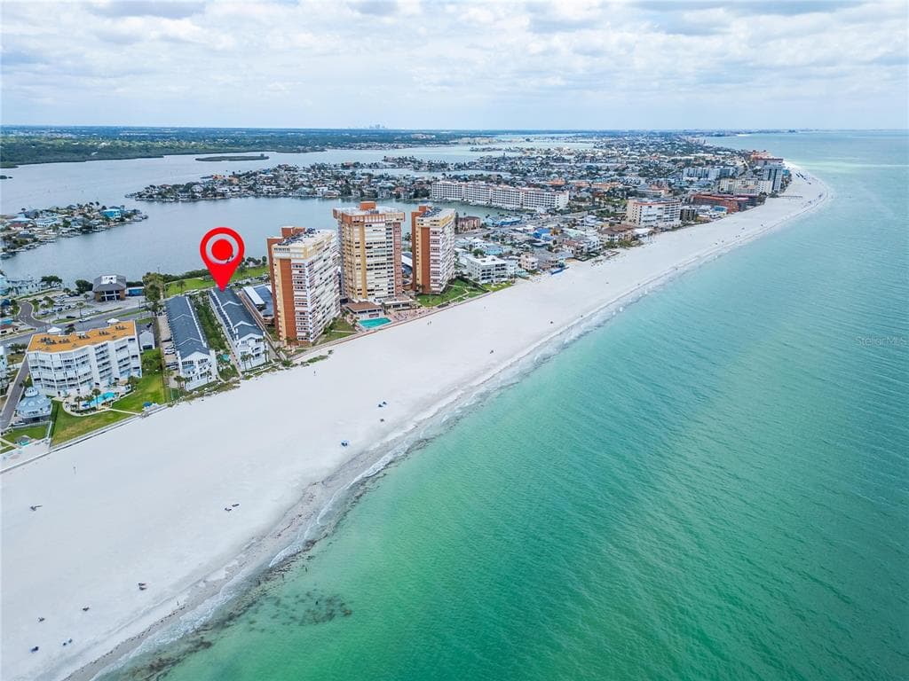 17960 GULF BOULEVARD 106 photo 3