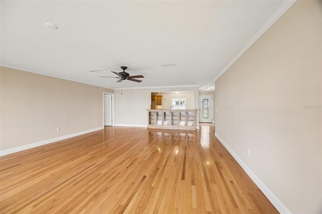 102 SANDRA LANE photo 6