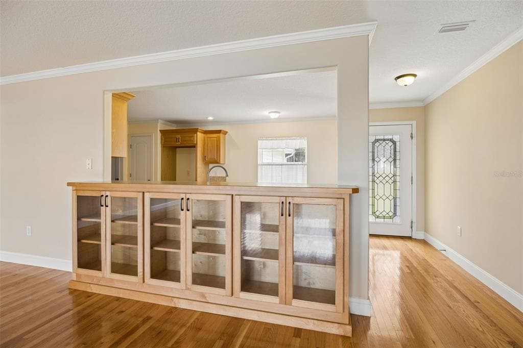 102 SANDRA LANE 4