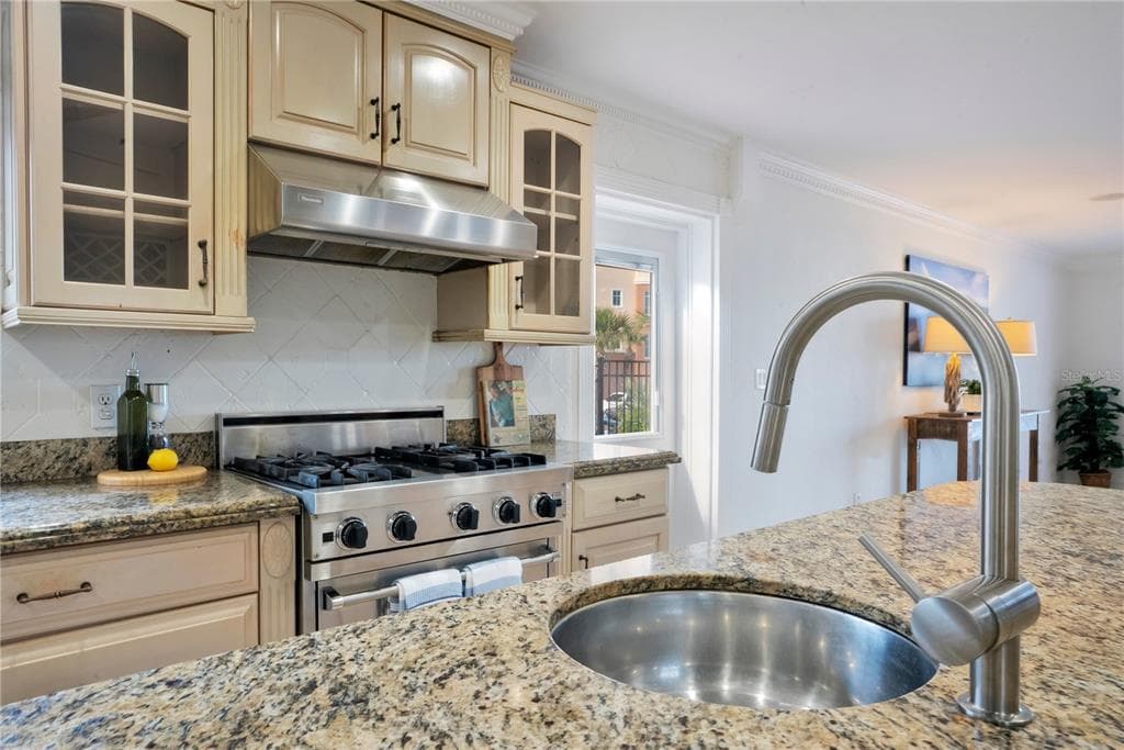 2117 OCEAN DRIVE photo 22