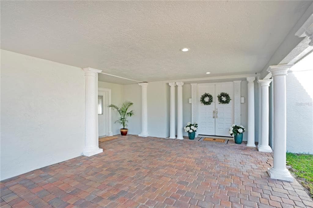2117 OCEAN DRIVE photo 3
