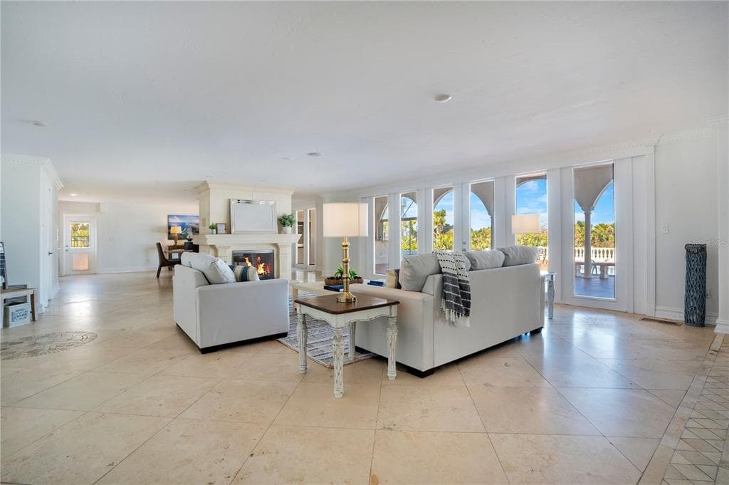 2117 OCEAN DRIVE photo 5
