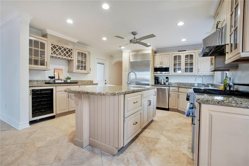 2117 OCEAN DRIVE photo 19