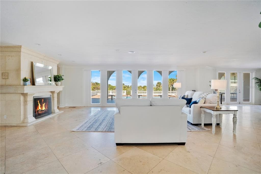 2117 OCEAN DRIVE photo 4