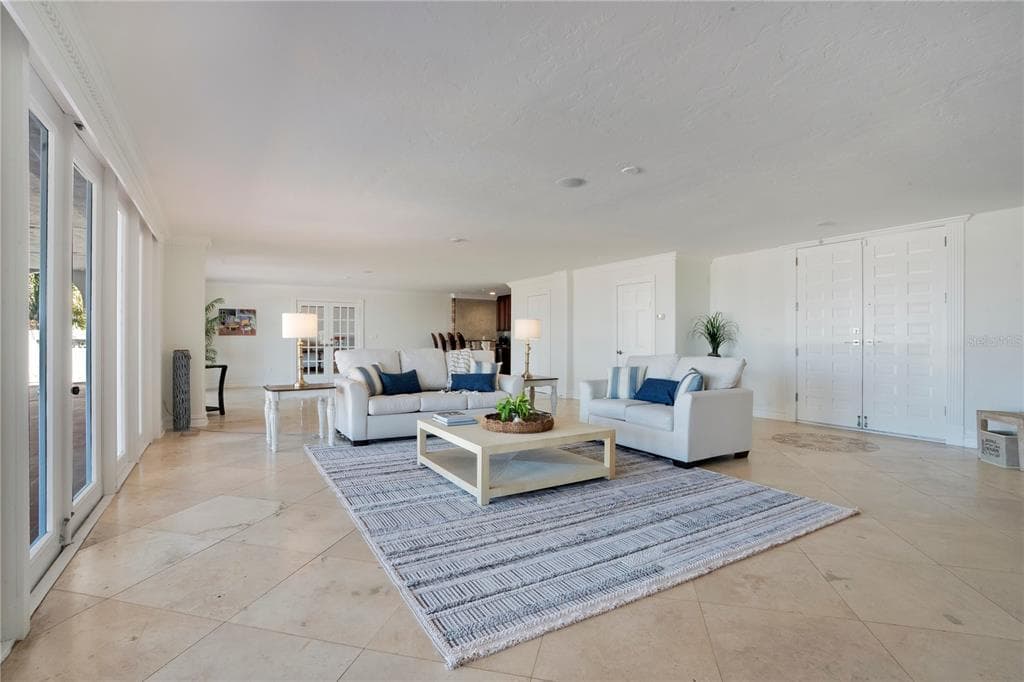 2117 OCEAN DRIVE photo 8