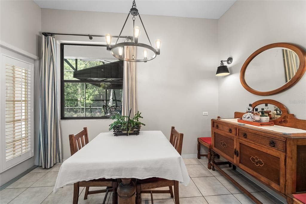1012 KINGSBOROUGH GARDENS COURT photo 13