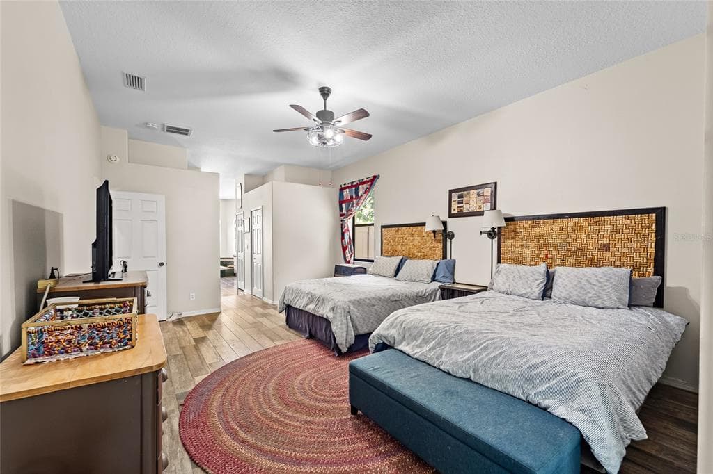 1012 KINGSBOROUGH GARDENS COURT photo 15