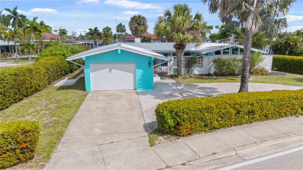 1960 W MARION AVENUE 2