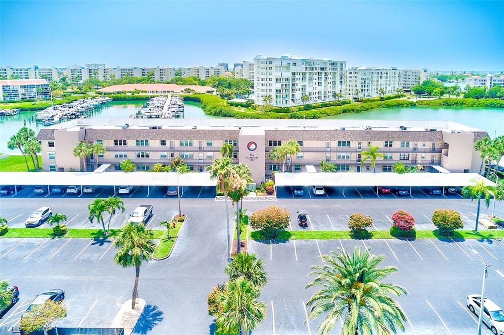 7930 SUN ISLAND DRIVE S 101 photo 2