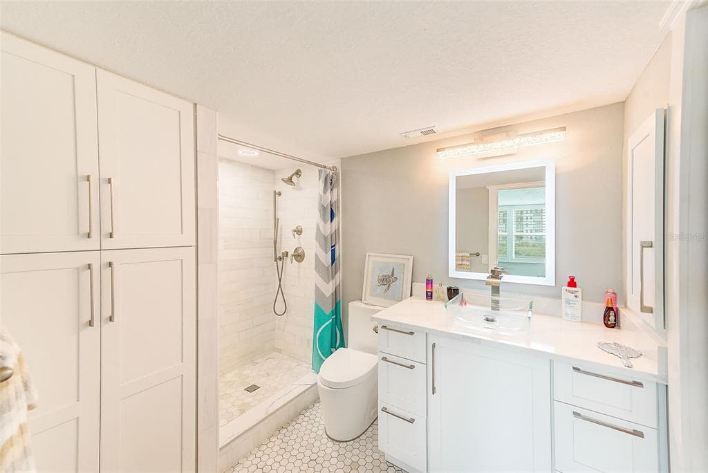 7930 SUN ISLAND DRIVE S 101 photo 20