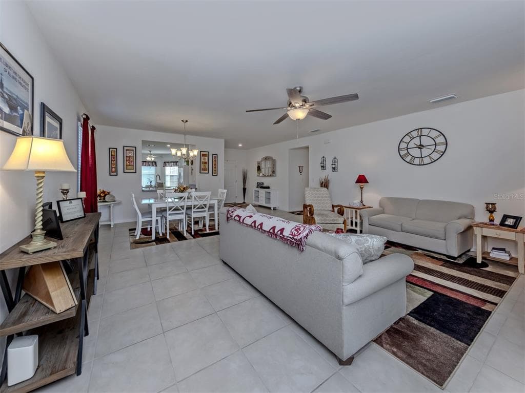 7045 WATERFORD PARKWAY photo 12