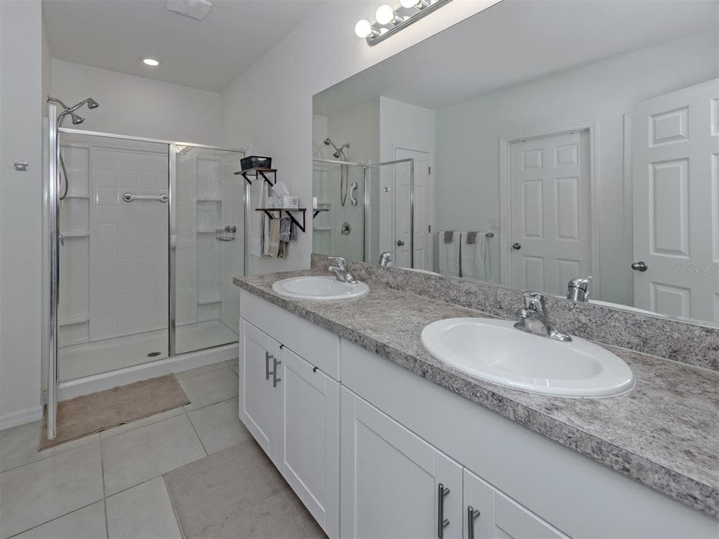 7045 WATERFORD PARKWAY photo 22