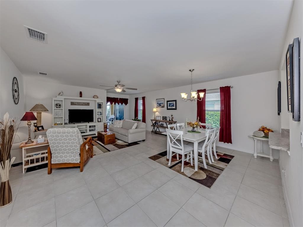 7045 WATERFORD PARKWAY photo 9